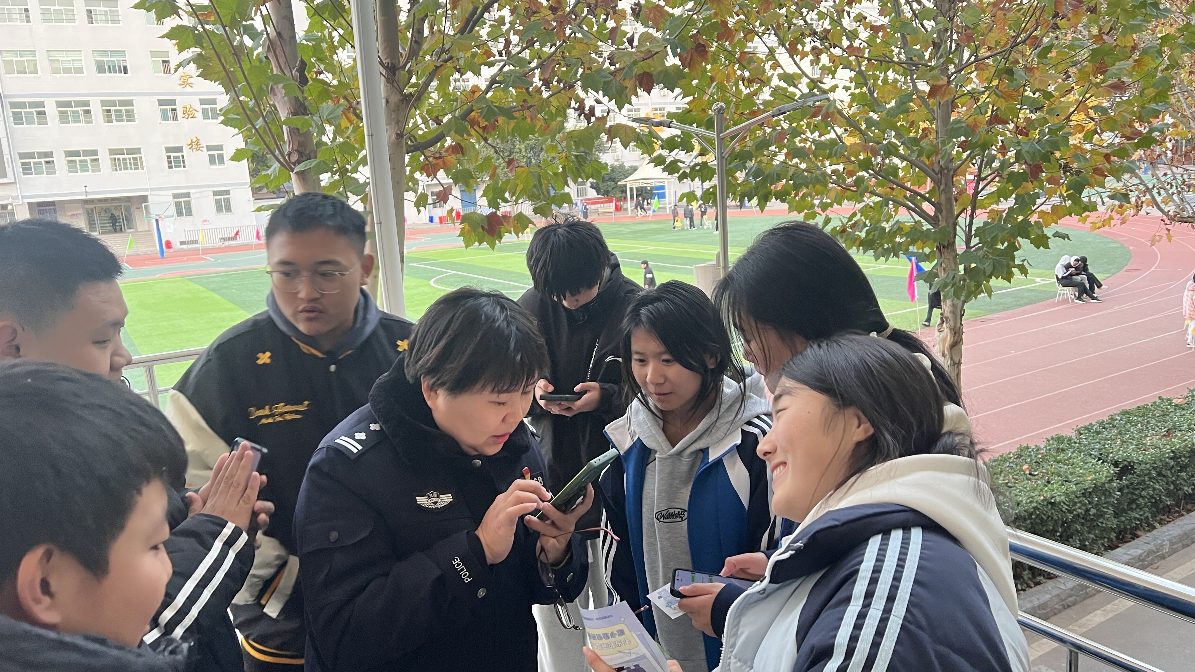 互動照片.jpg 互動照片.jpg